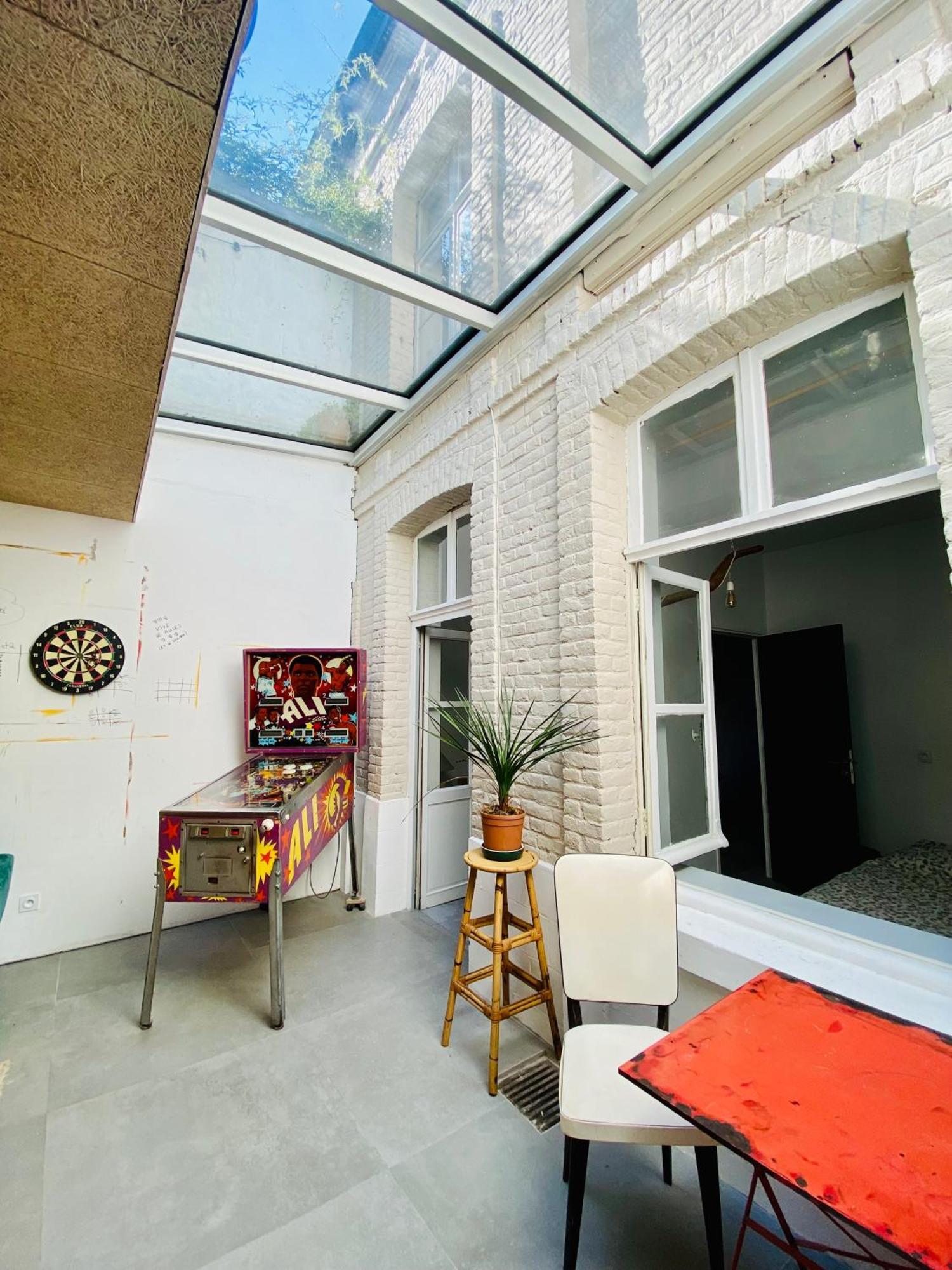 Oasis Urbaine - Spacieux Et Calme Avec Patio Lille Zewnętrze zdjęcie
